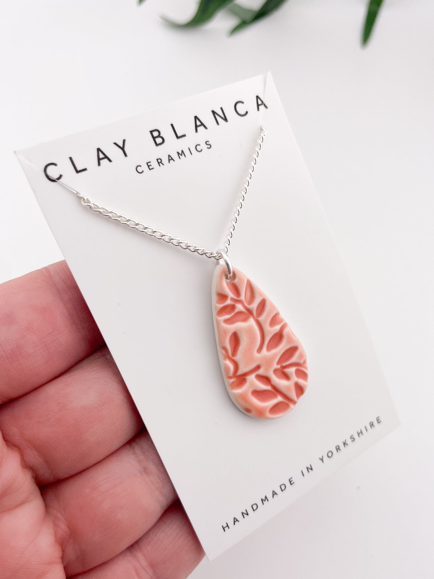Teardrop Leaf Poppy Red necklace