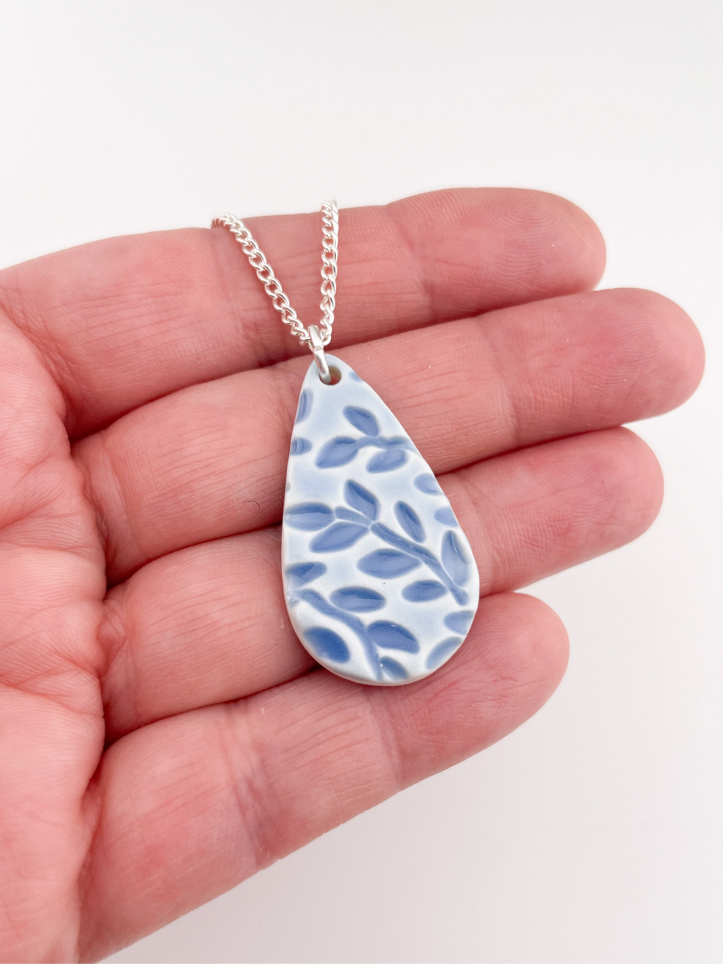 Teardrop Leaf sky blue necklace